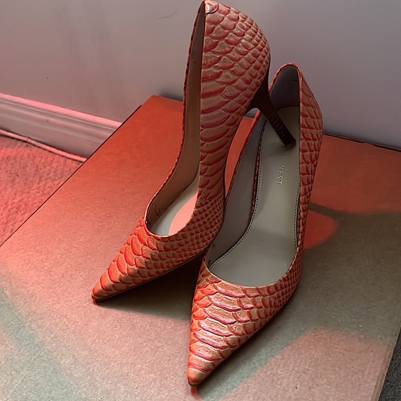 Nine West heels - Picture 2 of 7